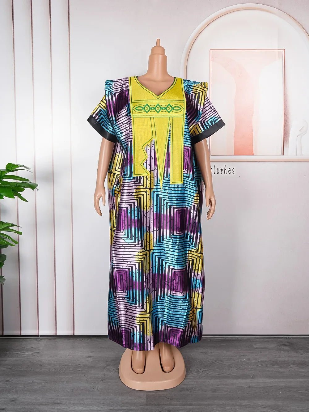 Elegant African Abayas: Fashionable Dresses for Women - Dashiki Inspired Evening Gowns - Flexi Africa - Flexi Africa offers Free Delivery Worldwide - Vibrant African traditional clothing showcasing bold prints and intricate designs